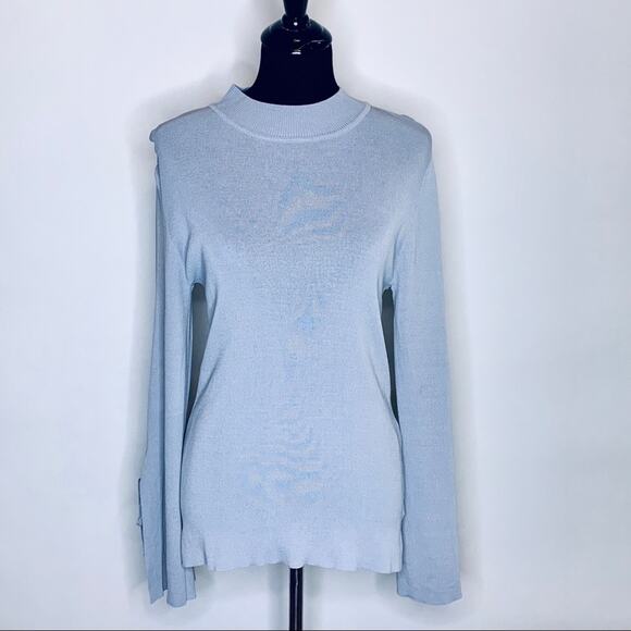 Fate by LFD gray slit tie sleeve sweater size Medium - Picture 2 of 10